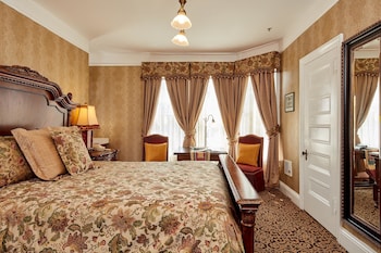 King Jacuzzi Suite