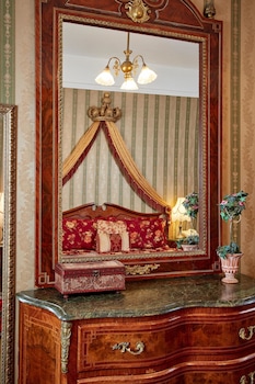 Deluxe Room, 1 King Bed