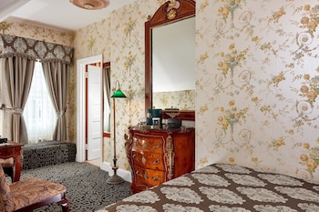 Standard Room, 1 Queen Bed
