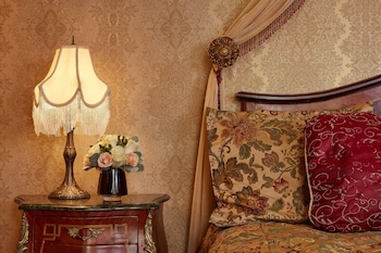 Deluxe Room, 1 King Bed, Accessible