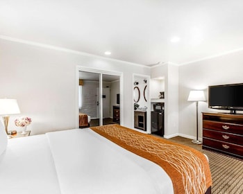 Standard Room, 1 King Bed