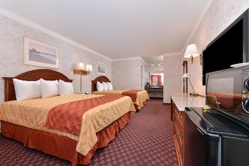 Room, 2 Queen Beds, Smoking