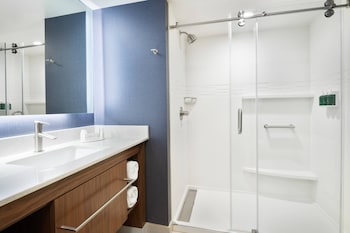 Suite, 1 Bedroom (Hearing Accessible)