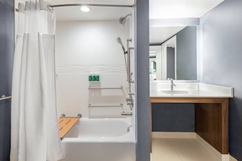 Suite, 1 Bedroom (Mobility Accessible, Tub)