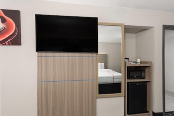 Room, 2 Queen Beds, Mobility Accessible, Non Smoking (Bathtub W/grab Bars)