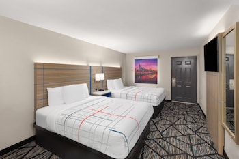 Room, 2 Queen Beds, Mobility Accessible, Non Smoking (Bathtub W/grab Bars)