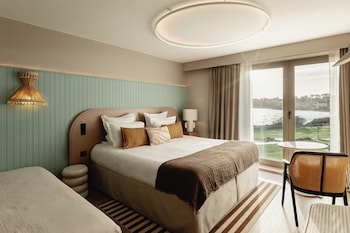 Triple Room - side sea view