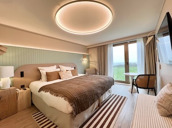 Classic Room - partial sea view