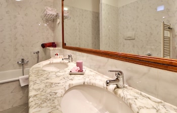Family Room, Multiple Beds, Non Smoking, City View (1 extra bed)