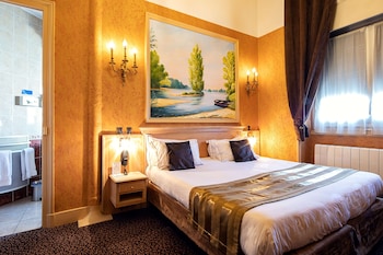 Superior Room, 1 King Bed, Non Smoking (Larger Room)