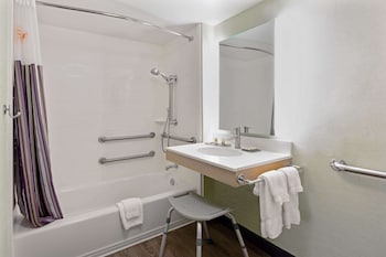 Room, 1 King Bed, Accessible, Non Smoking (Mobility/Hearing Impaired Accessible)