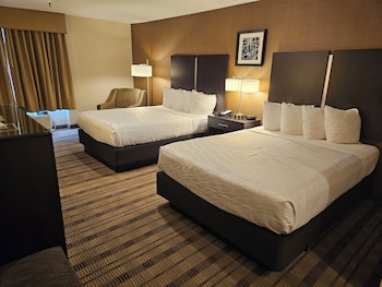 Standard Room, 2 Queen Beds, Non Smoking, Refrigerator
