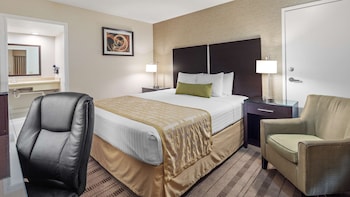 Standard Room, 1 King Bed, Accessible, Refrigerator