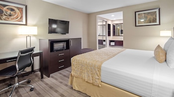 Standard Room, 1 King Bed, Accessible, Refrigerator