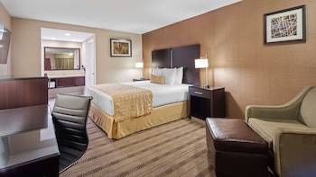 Standard Room, 1 King Bed, Non Smoking, Refrigerator