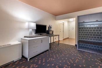 Standard Room, 1 King Bed, Accessible Bathtub (Communications, Mobility)