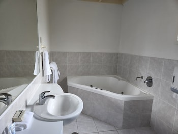 King Spa Villa