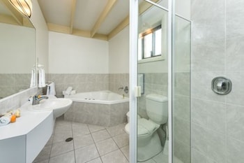 King Spa Villa