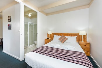 Queen Ensuite Villa