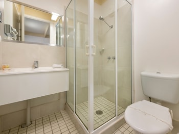 Queen Ensuite Villa