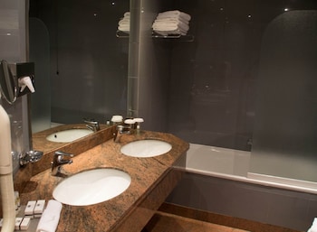 Premium Room, 1 King Bed