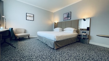 Standard Room, 1 King Bed