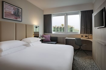 Standard Room, 1 King Bed (Worklife)