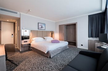 Premium Room, 1 King Bed with Sofa bed