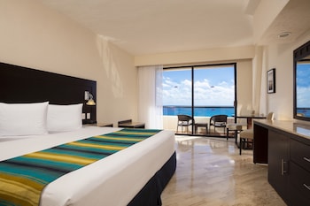 Standard Room, 1 King Bed, Ocean View
