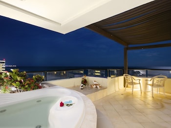 Honeymoon Room