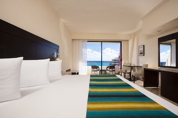 Standard Room, 1 King Bed, Ocean View