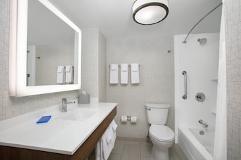 Standard Room, 2 Queen Beds, Ground Floor