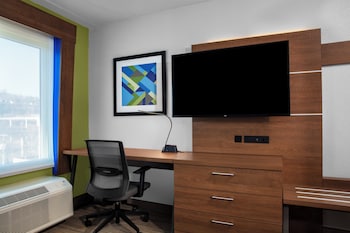 Standard Room, 1 King Bed, Ground Floor