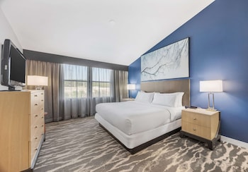 King Two Room Suite