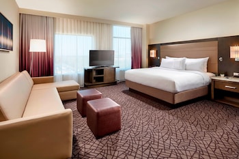 Studio Suite, 1 King Bed with Sofa bed