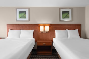 Room, 2 Queen Beds, Accessible, Non Smoking (Mobility,tub w grab bars)