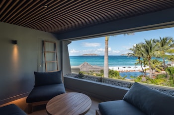 Deluxe Room, Balcony (Ocean, Grand)