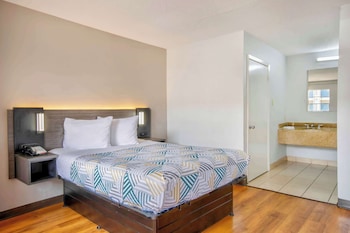 Standard Room, 1 King Bed, Smoking