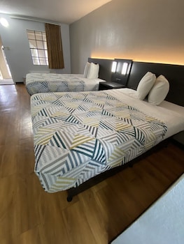 Standard Room, 2 Double Beds, Smoking