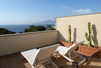 Suite, Sea View