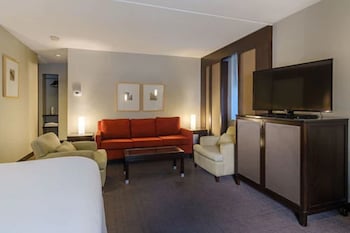 Spacious Corner Suite