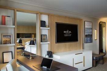 Room, 1 King Bed, Accessible (Mobility Roll in Shower)