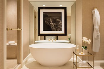 Suite (Turtle Creek Suite)