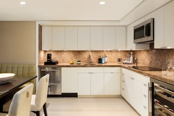 Suite (Rosewood Suite)