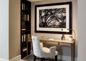 Suite (Rosewood Suite)