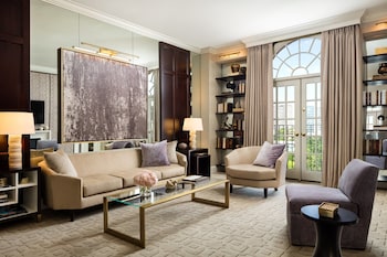 Suite (Mansion Suite)