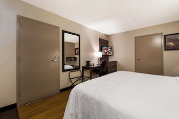 Deluxe Room, 1 King Bed, Accessible (Smoke Free)