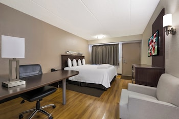 Premium Room, 1 King Bed (Upgraded Bedding & Snack, Smoke Free)