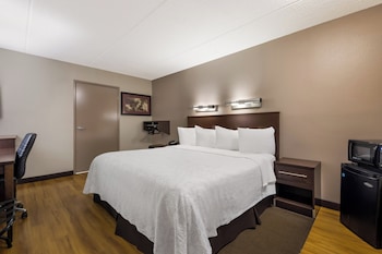 Deluxe Room, 1 King Bed, Accessible (Smoke Free)