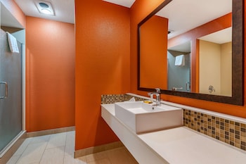 Suite, 1 King Bed, Non Smoking